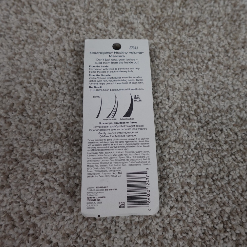 Neutrogena Healthy Volume Mascara Black 02 Volumizing Olive Oil Formula 0.21oz - Picture 3 of 3